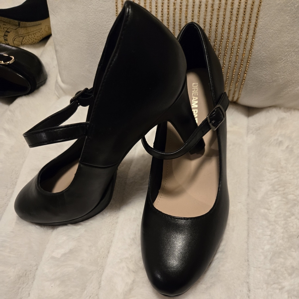Dream Pairs Black Strap Heels